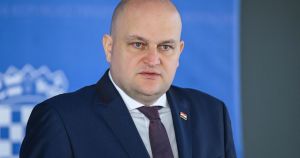 Brnabić novom objavom nastavila s vrijeđanjem Šušnjara, ali naš joj ministar nije ostao dužan
