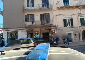 Rapina in una tabaccheria del centro