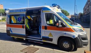 Livorno, ubriaco riempie di botte la moglie poi minaccia i volontari della Misericordia