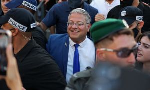 Ève Szeftel : 
