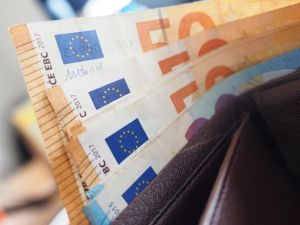 Вдигат пенсиите със 7,8 % от 1 юли, но пак сме на дъното по този показател в ЕС