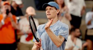 Sinner: esordio vincente al Roland Garros
