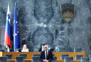 (JAVNO PISMO) Delovanje vlade bo neprestano pred poizkusi rušenja, medijske diskreditacije in protestništva