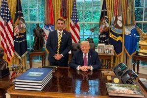 Encontro com Trump é marco para campanha de Flávio