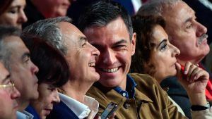 Zapatero, il ‘santo laico’ della sinistra che rischia di affondare il ‘delfino’ Sanchez /