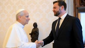 Vance loda il Papa per l’enciclica, ma sul lato cattolico si scorge qualche mugugno