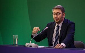Το ΠΑΣΟΚ μπροστά, στο δρόμο του αλατιού
