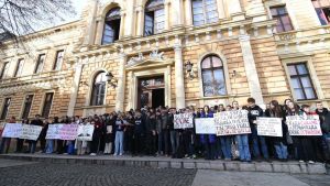 Učenici Jovine gimnazije u Novom Sadu bojkotuju nastavu: „Škola je na rubu propasti“