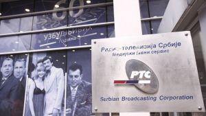 RTS ne spori da plaća tabloide za reklame, već samo iznose: Zašto se javni servis oglašava u žutoj štampi?