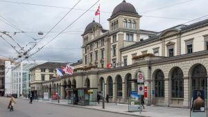 Mann ruft „Allahu Akbar“ und sticht am Bahnhof Winterthur auf Passanten ein