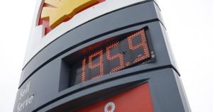 Will high oil prices ruin summer? One economist predicts average Canadian could take $500 hit