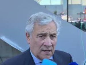 Tajani: Governo favorevole all'adesione dell'Ucraina all'Ue