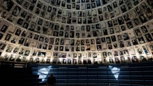 Yad Vashem – zu Hause in Deutschland : München als politische Botschaft