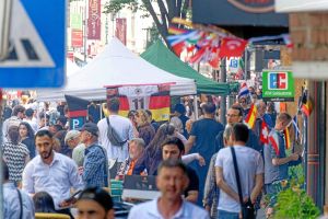 Mit exklusivem Volksbegriff: Union gegen Wahlrecht für Migranten