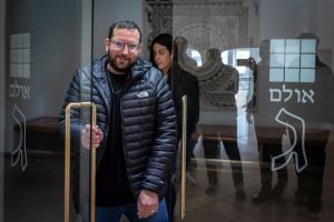 Senior Netanyahu aide Urich to be charged with security offenses over Bild leak