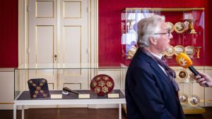 Vermoedelijk koloniaal roofgoed in kunstcollectie van het Koninklijk Huis, stukken afkomstig uit Indonesië