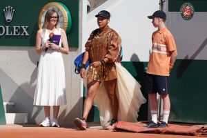 ¿Por qué Naomi Osaka convierte cada entrada a la cancha en un desfile de alta costura?