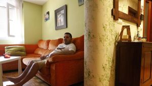 El calvario de Alfredo Cuervo, castrillonense de 44 años, con una enfermedad ultra rara: 