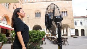 Caldo torrido a Treviso, crescono i malori: nelle scuole arrivano i ventilatori
