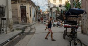 Única grande empresa de Cuba beneficia militares e agrava crise alimentar