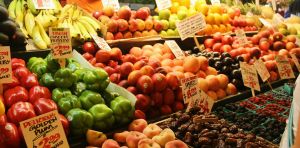 Un produit biodégradable permet d’éliminer les pesticides et de préserver la fraîcheur des fruits