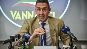 Vannacci marcia su Roma (passando per la Sicilia) e aspetta Alemanno. Lo scouting di Ziello