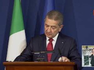 Panetta (Bankitalia): Shock energetico richiede di ricalibrare azione Bce sui tassi