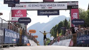 Giro d'Italia. Ai Piani di Pezzè vince Kuss, nonostante il Ciccone furioso delle Dolomiti