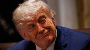 Chi osa sfidare Trump va ko: il presidente perde consensi tra gli americani ma il partito Repubblicano è roba sua