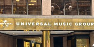 UMG wijst bod Pershing Square formeel af