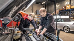 Failliet automerk Saab leeft in Meppel voort dankzij leaseregeling voor ‘youngtimers’