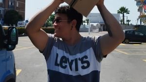 La mamma di Gianluca, il 22enne ucciso dalla pandilla a Milano: “Ora ho paura per la mia famiglia. Chi sa qualcosa lo dica”