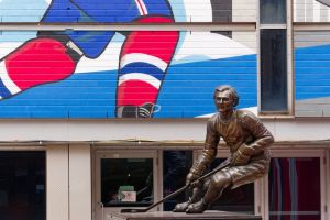 Montréal retient son souffle et y croit encore
