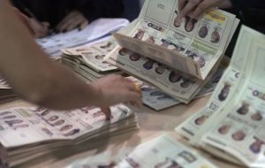 Colombia arriesga su democracia