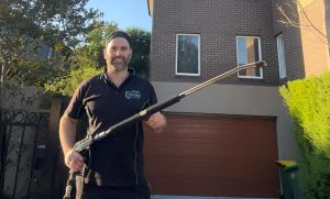 With Australia awash in antisemitism, a Jewish cleaner scrubs off Melbourne’s swastikas for free