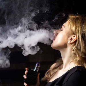Cigarro eletrônico, vício dos jovens, faz imenso mal para a saúde