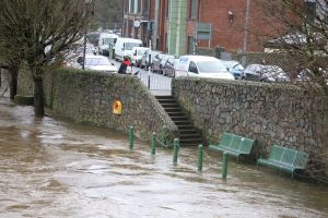 Difficulty of a flood-warning system is precisely the reason co-ordination must be paramount