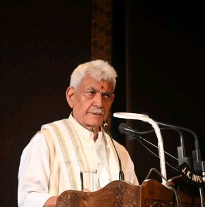 Kashmir Lit Festival:Writers shape civilizations, not institutions: LG Sinha