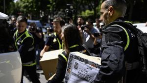 El juez bloqueó 300.000 euros a los integrantes de la trama dos meses antes de entrar en el despacho de Zapatero