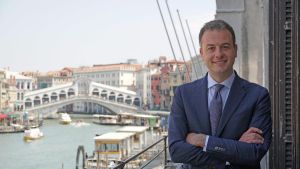 Venezia immobile fra iperturismo e spopolamento: il sindaco Venturini governa tra i canali ma è stato eletto a Mestre