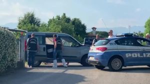 Lite in casa a Porcia, uomo di 59 anni colpito a morte dal compagno della figlia