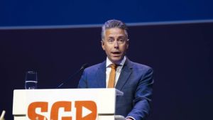 Stoffer pleit voor verdeling asielzoekers op cultuur en religie