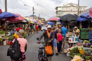 Klein Guyana klaar voor grote oliewinsten rond Iran en groeispanningen