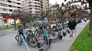 La Alcaldesa frena la prohibición de los patinetes en el centro de Gijón: 