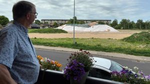 Naboer plages af støv fra tidligere kollegiegrund: - Jeg mister noget af glæden ...