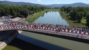 Nuovo ponte Nencioni, un fiume di persone per l’inaugurazione. Funaro emozionata: “Un giorno che porterò nel cuore”