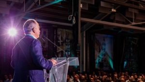 Junts abre la carrera hacia las municipales entrando en el cuerpo a cuerpo con Aliança: 