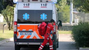 Si accascia sul trattore: accusa un malore e muore