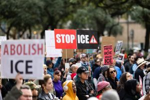 Appeals Court Revives Texas Immigration Law Allowing Arrests on Suspicion
