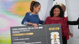 Mexicaanse president geeft ticket voor openingswedstrijd aan inheemse voetbalster